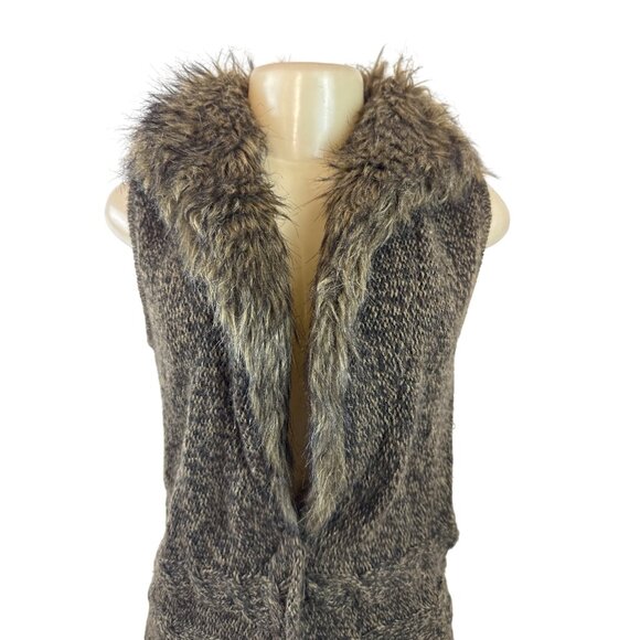 Linda Matthews Faux Fur Trim Sweater Vest Brown Sleeveless Soft Knit Womens Sz S - Picture 4 of 8